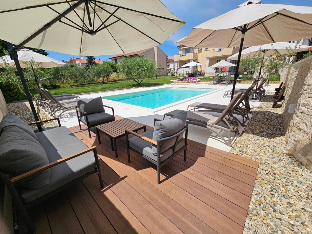 Apartmani Grzinic โรวีน ภายนอก รูปภาพ