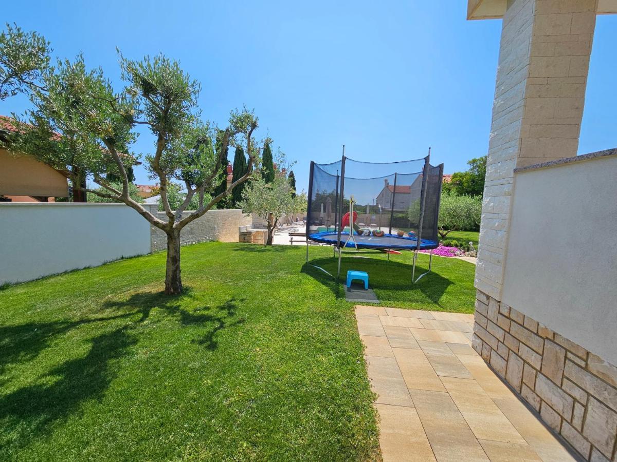 Apartmani Grzinic โรวีน ภายนอก รูปภาพ