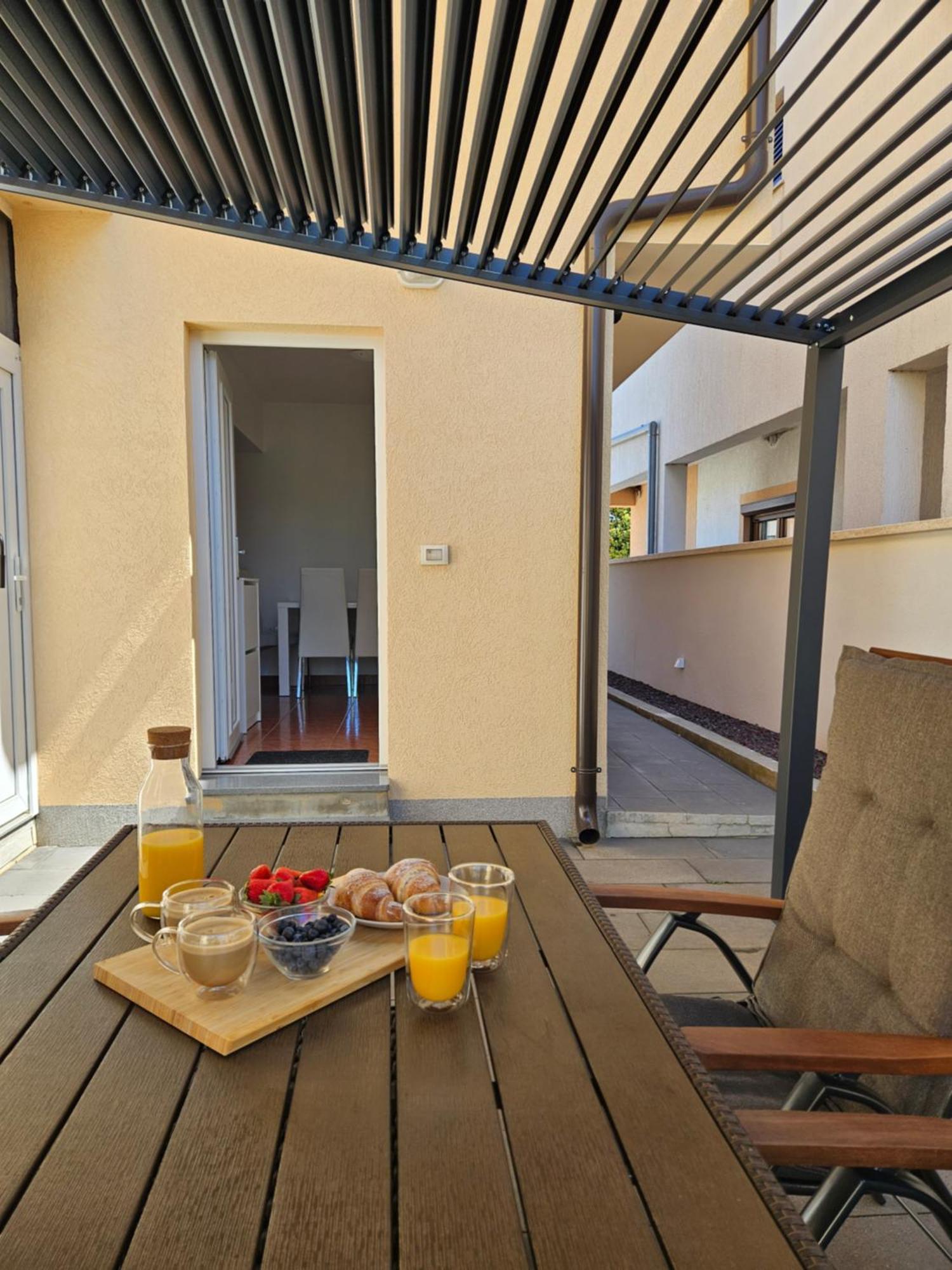 Apartmani Grzinic โรวีน ภายนอก รูปภาพ
